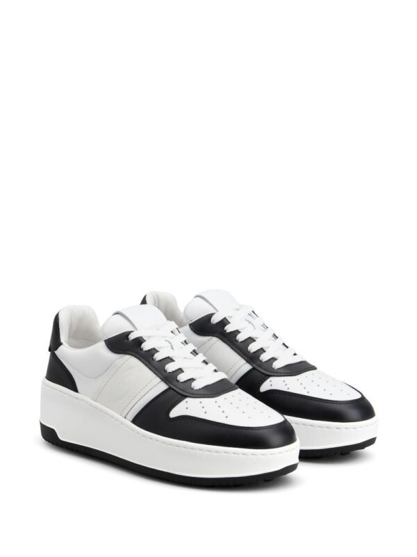 20061363_50498902_1000_95371175-ef7e-4e57-aa25-f284fd6defd8.jpg Tod's logo-debossed tow-tone sneakers