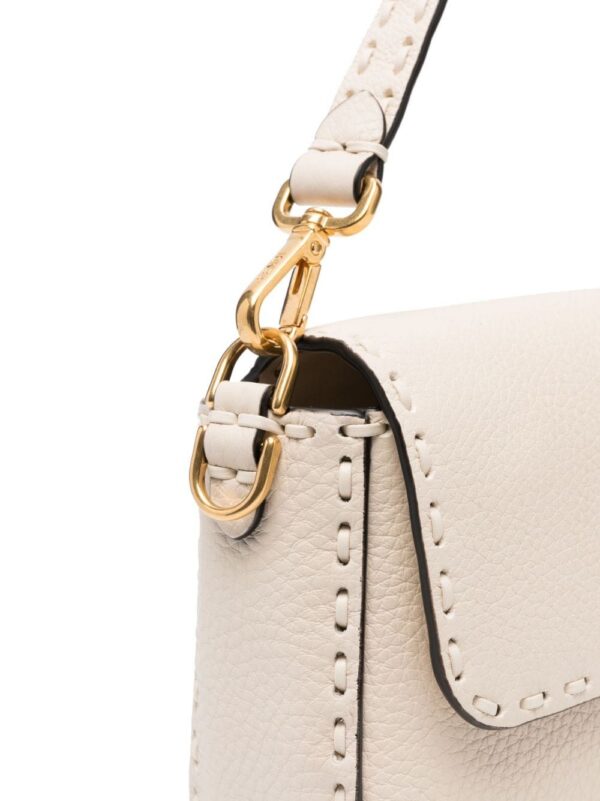 20078723_45170505_1000.jpg FENDI medium Baguette shoulder bag
