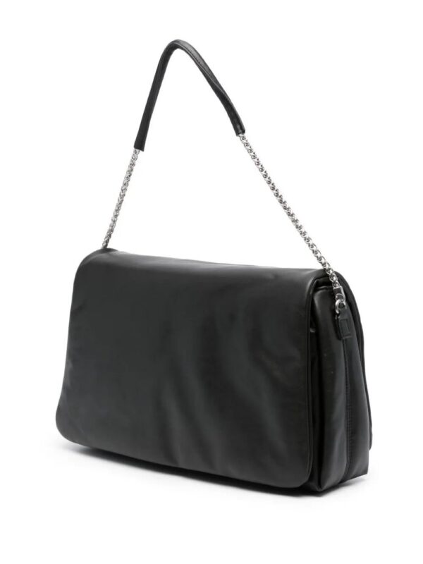 20260424_51498961_1000.jpg Calvin Klein chain-link puffer shoulder bag