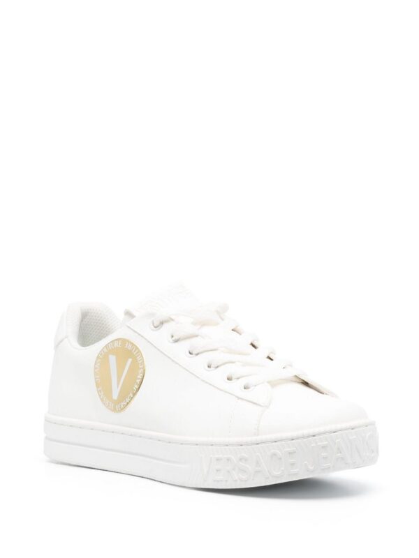 20507288_50647394_1000.jpg Versace Jeans Couture logo-patch round-toe sneakers