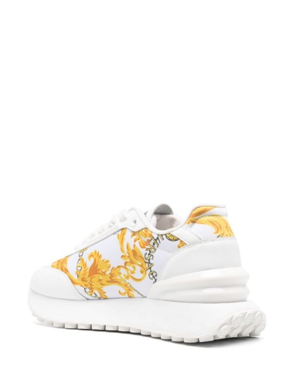 20507304_50646929_1000_24bc72ee-b0a3-42fe-a41a-d806379d1862.jpg Versace Jeans Couture logo-patch almond-toe sneakers