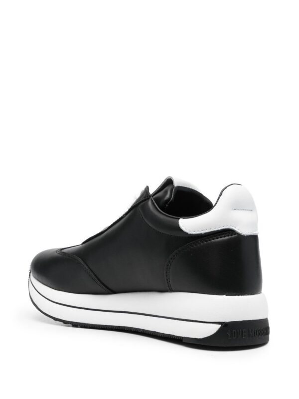 20670573_50636270_1000_1cf22cca-5f79-48ba-a770-249079d36878.jpg Love Moschino logo-plaque low-top sneakers