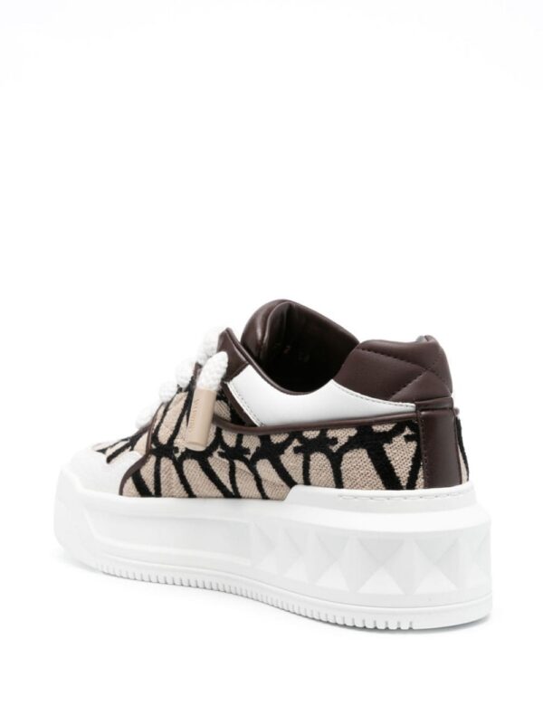 20989369_51107189_1000_ebb6cc89-6bef-48fc-be56-e75e4d76d65a.jpg Valentino Garavani One Stud jacquard sneakers