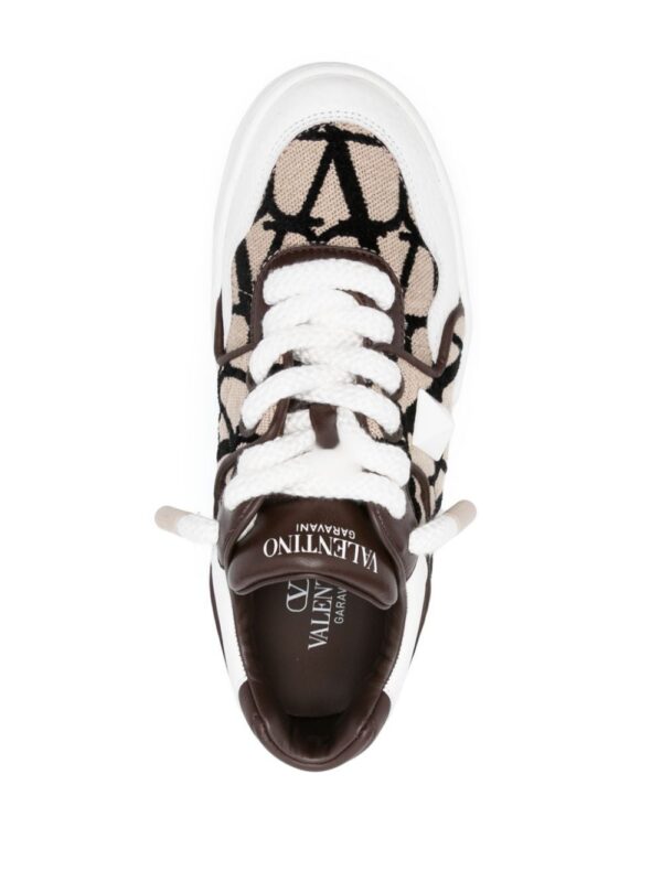 20989369_51107220_1000_2c7d31c2-1289-450e-b9c1-193fc4238876.jpg Valentino Garavani One Stud jacquard sneakers