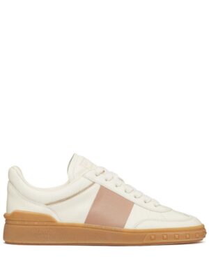 21820490_52171811_1000_bc5c7cac-8d6f-4b2f-ba87-1098cc6f03c1.jpg Valentino Garavani Upvillage low-top leather sneakers