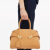 21832352_51719432_1000.jpg Ferragamo Hug handbag (S)