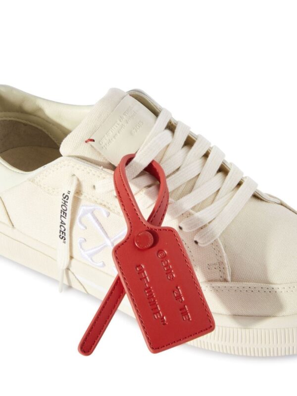 22102732_52408905_1000.jpg Off-White New Low Vulcanized canvas sneakers