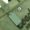 22194238_52057435_1000.jpg Coach Cargo logo-appliqué tote bag