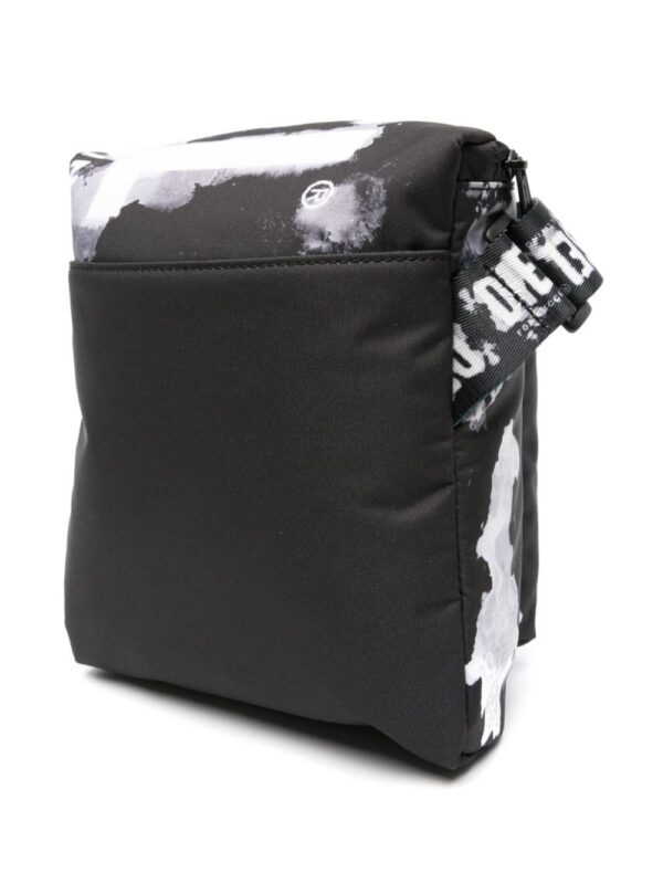 22213720_52059216_1000.jpg Diesel Rave logo-print messenger bag