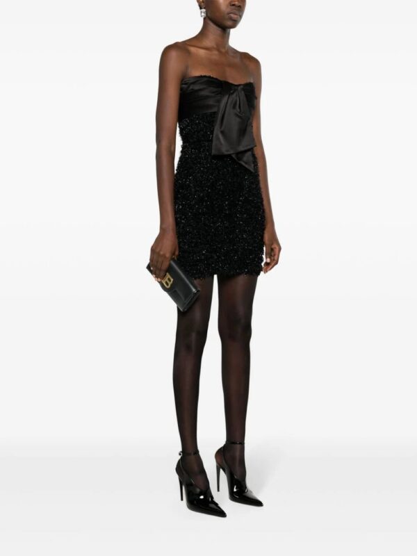 22295308_52155692_1000.jpg Balmain logo-plaque leather crossbody bag