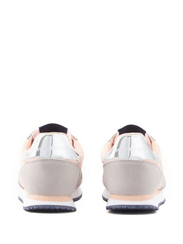 22406414_52635568_1000_1c7c17c8-b986-407a-86ab-02034814ab3e.jpg Armani Exchange embossed-logo panelled sneakers