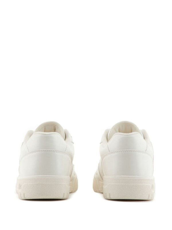 22407312_52637367_1000.jpg Armani Exchange logo-embossed low-top sneakers