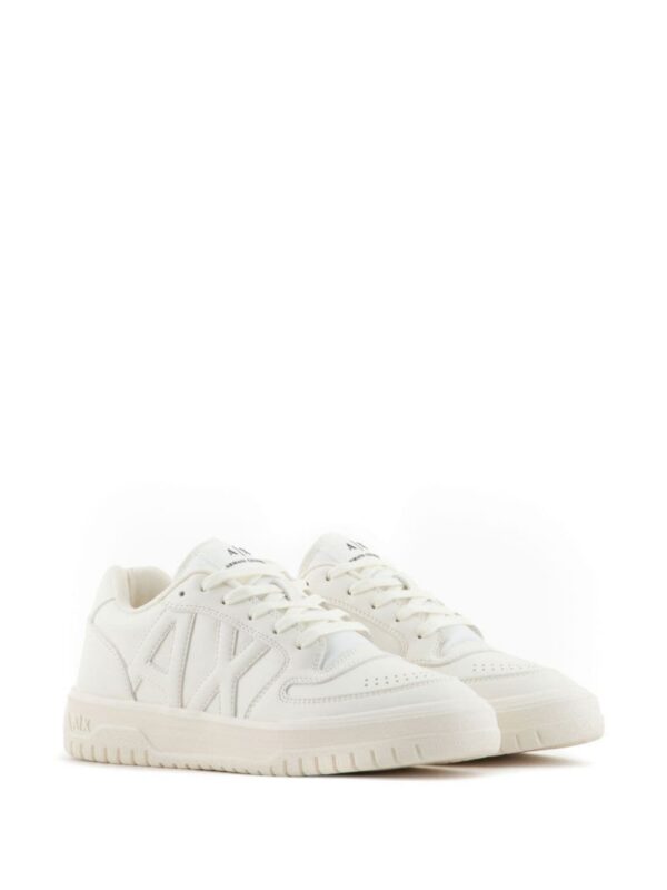 22407312_52637368_1000.jpg Armani Exchange logo-embossed low-top sneakers