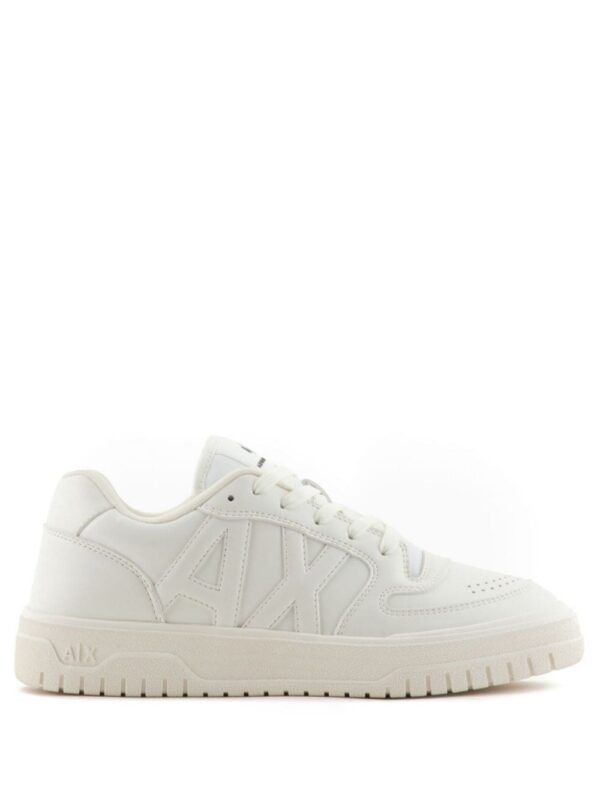 22407312_52637370_1000_cec5a17d-a883-45df-bb95-6fe834ae62f5.jpg Armani Exchange logo-embossed low-top sneakers