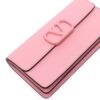 22465844_53107388_1000.jpg Valentino Garavani VLogo Signature leather clutch bag