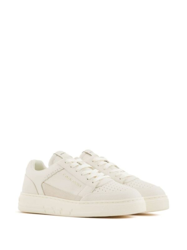 22671550_52737575_1000_4eb5934c-c83f-4faa-8646-8400c89e2fab.jpg Emporio Armani logo-embossed leather sneakers