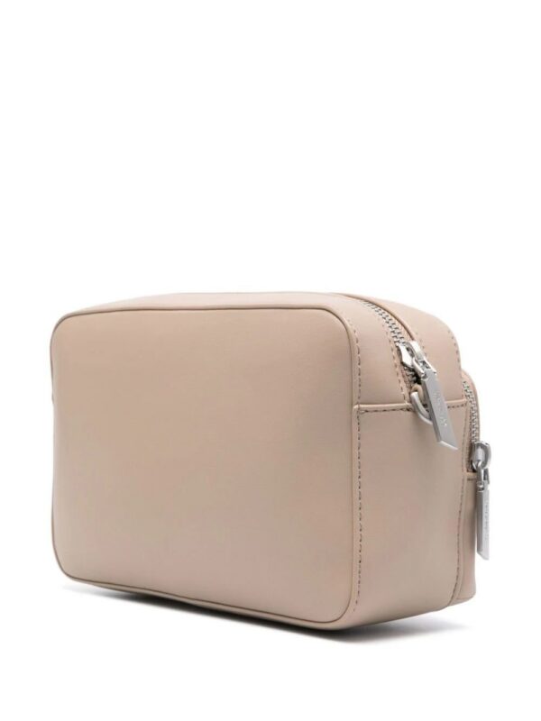22706834_53264294_1000.jpg Calvin Klein logo-lettering camera bag
