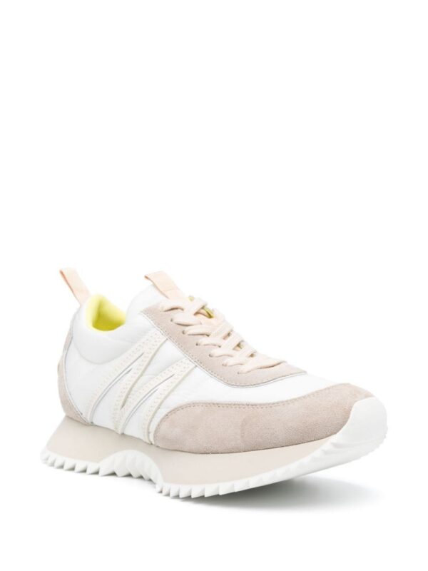 22892916_52987398_1000_c7e41cb8-897a-48e2-b491-54806ead767a.jpg Moncler Pacey logo-patch sneakers