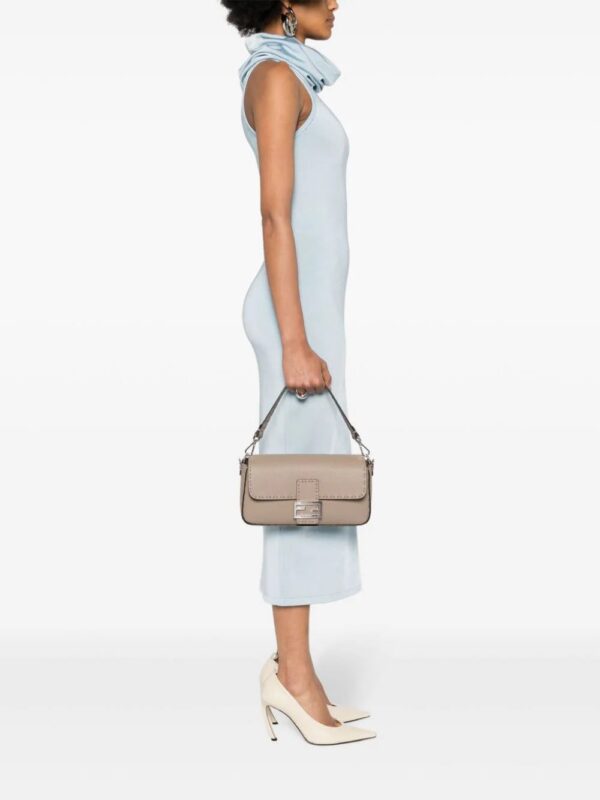 22995060_53119329_1000.jpg FENDI Baguette shoulder bag