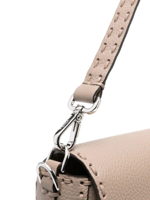 22995060_53119340_1000.jpg FENDI Baguette shoulder bag