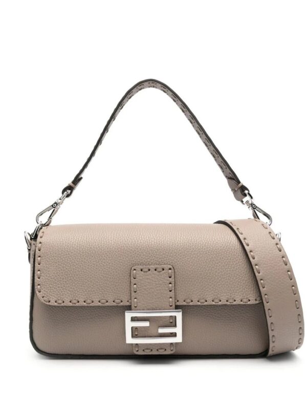 22995060_53119342_1000.jpg FENDI Baguette shoulder bag