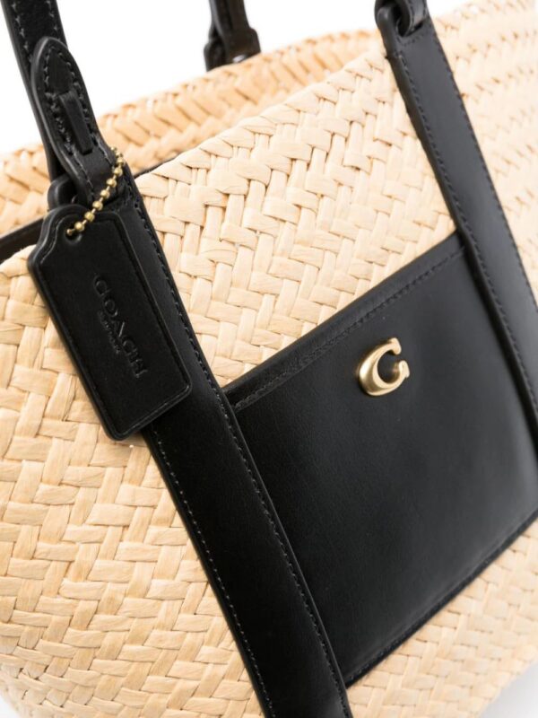 23303249_53433125_1000.jpg Coach logo-charm tote bag