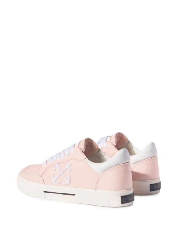 23346700_54034473_1000_a4f7d5f8-0fcd-44d8-a903-bc7ba0d34a6e.jpg Off-White New Low Vulcanized sneakers
