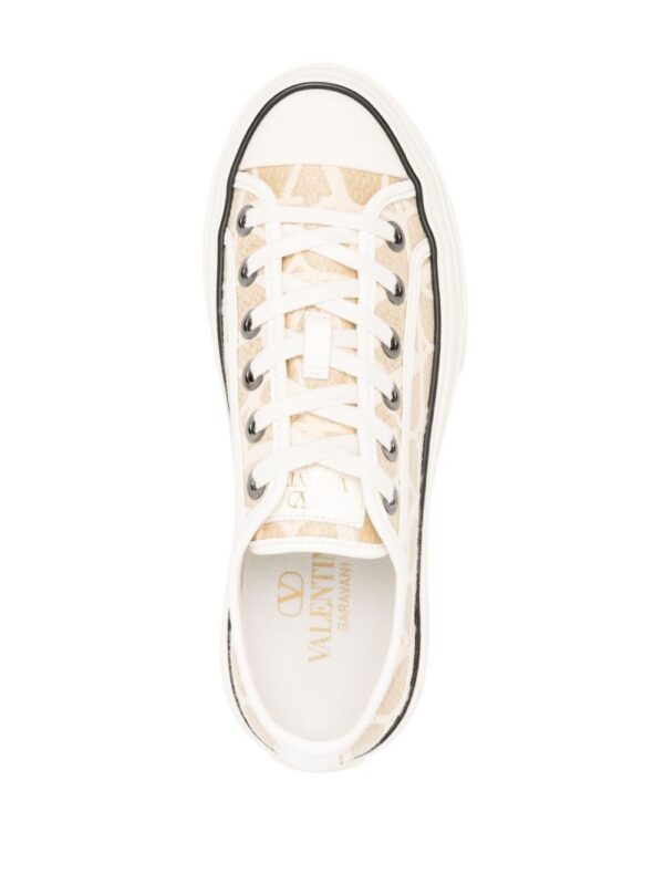 23451990_53538052_1000_a9efe79b-3c25-4f85-8fe4-6f4b1cc250fd.jpg Valentino Garavani Toile Iconographe raffia sneakers