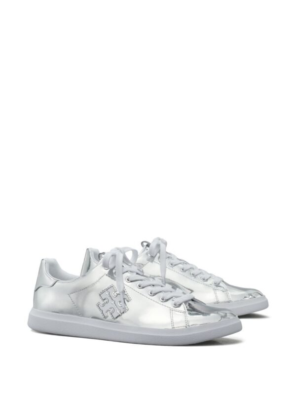 23929497_53947193_1000_3d8a86a7-cce5-455f-a544-00f32b217e39.jpg Tory Burch Howell Court metallic-effect sneakers