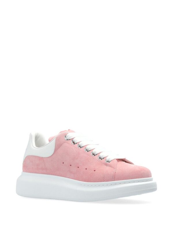 23934886_53995652_1000_156542f8-f017-4652-8436-96652e115e36.jpg Alexander McQueen Oversized low top leather sneakers