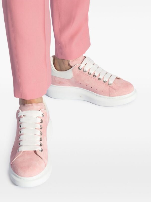 23934886_53995678_1000_ff3908df-0998-4098-b952-00bf93e0035a.jpg Alexander McQueen Oversized low top leather sneakers