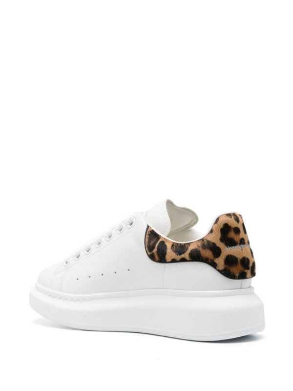 24188989_54266083_1000.jpg Alexander McQueen Oversized leather sneakers