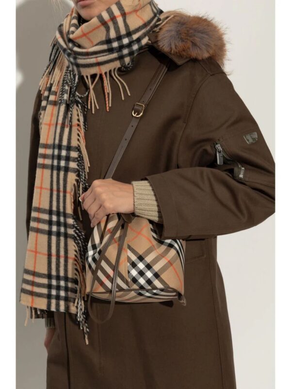 24708165_54856939_1000.jpg Burberry Check bucket bag