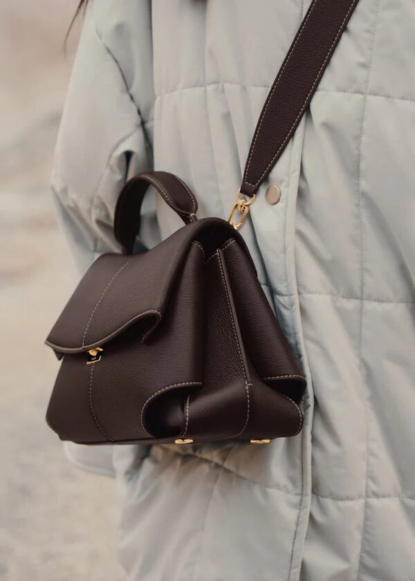 29_Daily_Bag_Eben-47722000x2800px_2dea14b6-ceef-4a58-b575-31dec89f982f.jpg Polène Numéro Mokki Edition Textured Ebony