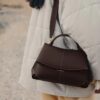 29_Daily_Bag_Eben-47902000x2800px_e92e1ad0-c79e-47b9-9e83-e4ec0ed1e9c7.jpg Polène Numéro Mokki Edition Textured Ebony