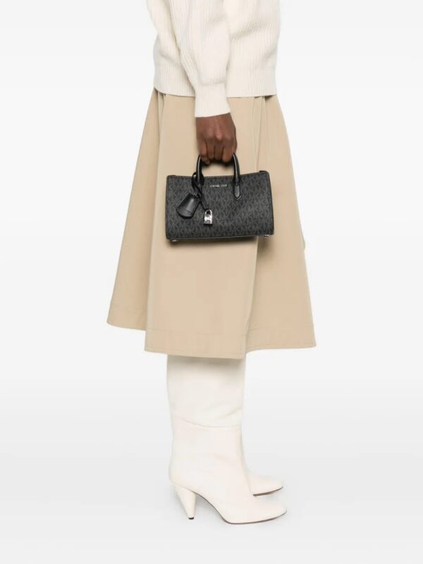 31029725_60993500_1000.jpg Michael Michael Kors monogram logo-motif tote bag