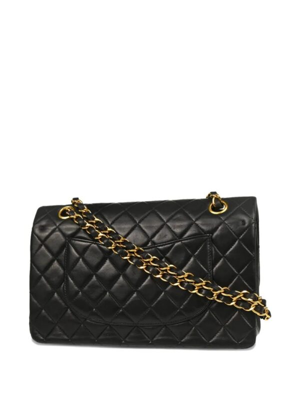 CHANEL medium Classic shoulder bag