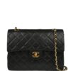 CHANEL medium Classic shoulder bag