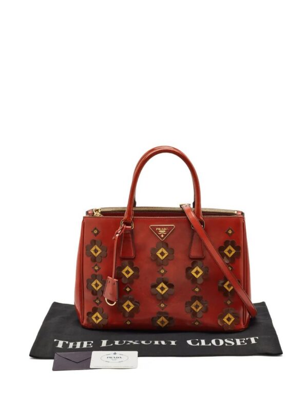 31329600_60901050_1000.jpg Prada flower-detailing leather tote bag