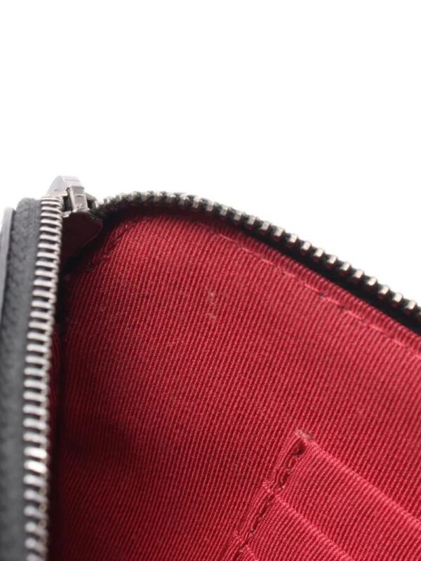 CHANEL - mini quilted shoulder bag