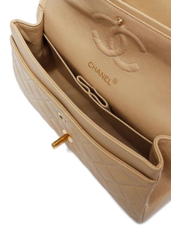 31532882_60846576_1000.jpg CHANEL - Classic Flap shoulder bag