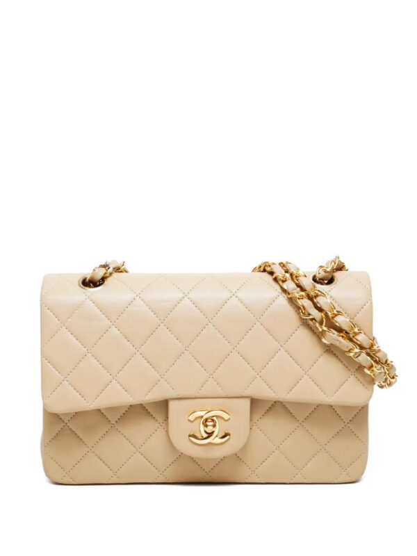 31532882_60846660_1000.jpg CHANEL - Classic Flap shoulder bag