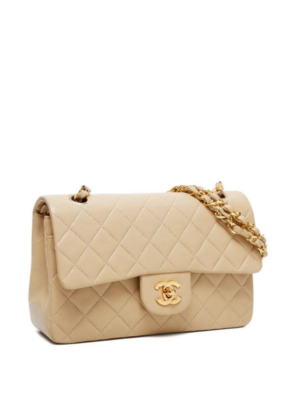 31532882_60846697_1000.jpg CHANEL - Classic Flap shoulder bag