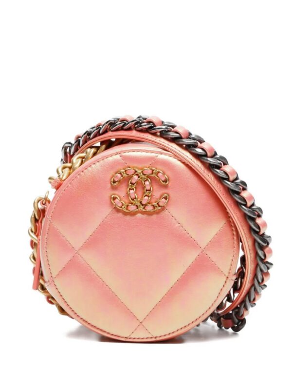 31533388_60833364_1000.jpg CHANEL - CHANEL 19 crossbody bag