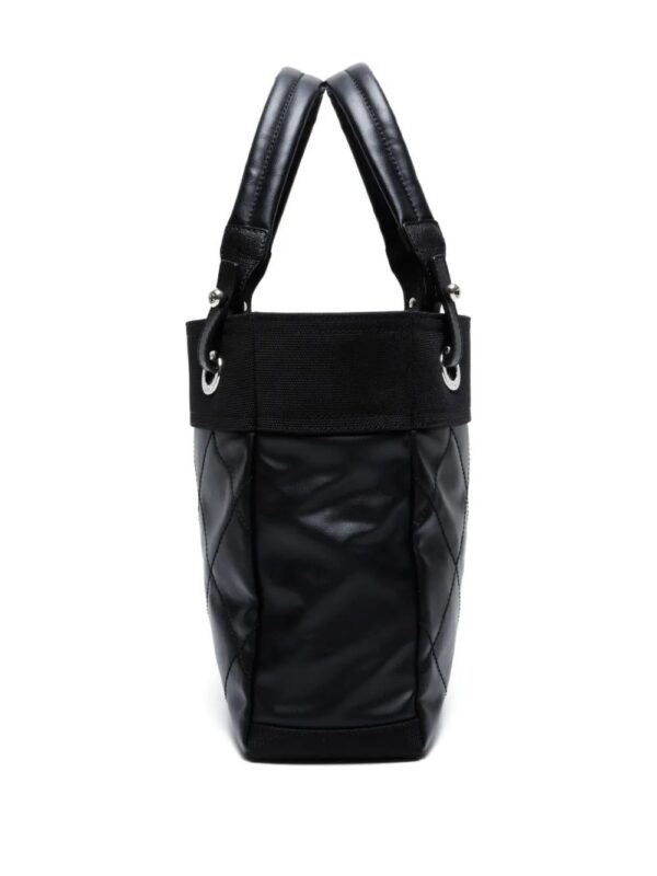 31571615_60923890_1000.jpg CHANEL - quilted tote bag