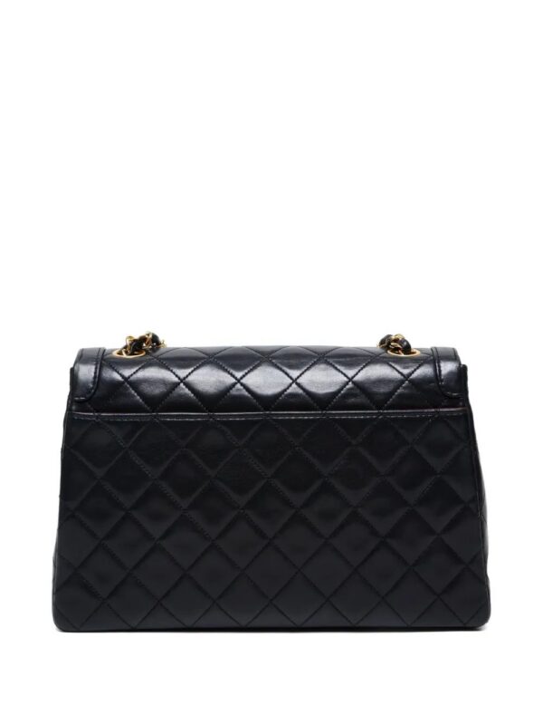 31575641_60929752_1000_bbb1bc66-37ff-406e-8f4f-c86013f11e31.jpg CHANEL - quilted flap shoulder bag
