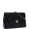 31575641_60929811_1000_1e9ce2f7-4b45-4c39-8d73-5497703dc8be.jpg CHANEL - quilted flap shoulder bag
