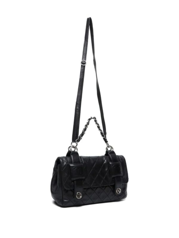 CHANEL - quilted flap shoulder bag