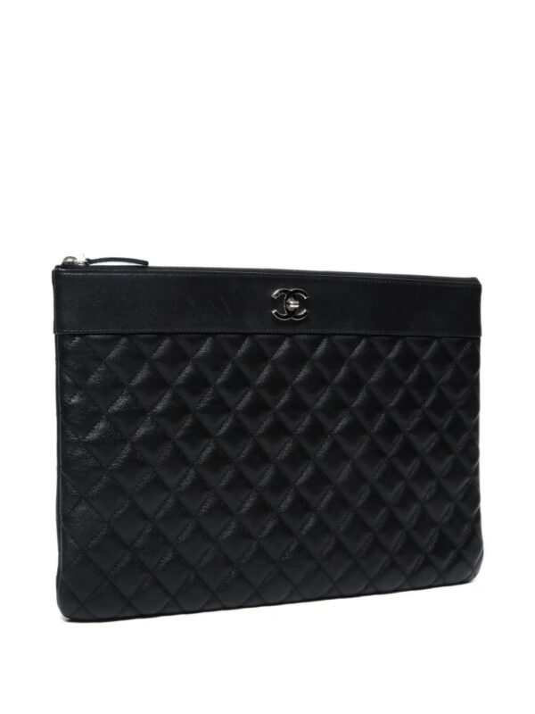 31576070_60898964_1000.jpg CHANEL - quilted leather clutch bag