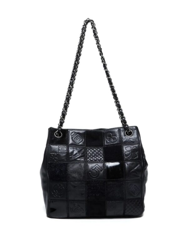 31576076_60930563_1000_ce9fd379-2e29-4c10-b8d0-dd7536c90fc3.jpg CHANEL - Choco Bar lambskin shoulder bag